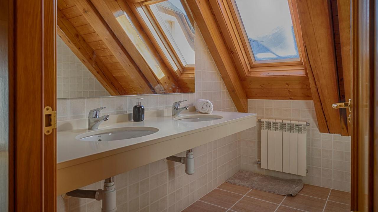 Saplan Real Estate Laujo Lejlighed Bossòst Eksteriør billede